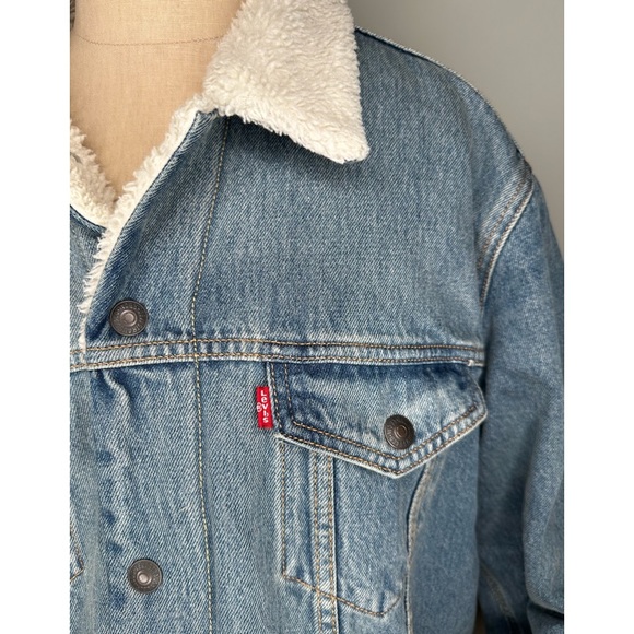 Levi’s Sherpa Trucker Jacket. Size Large. NWOT - Picture 3 of 12